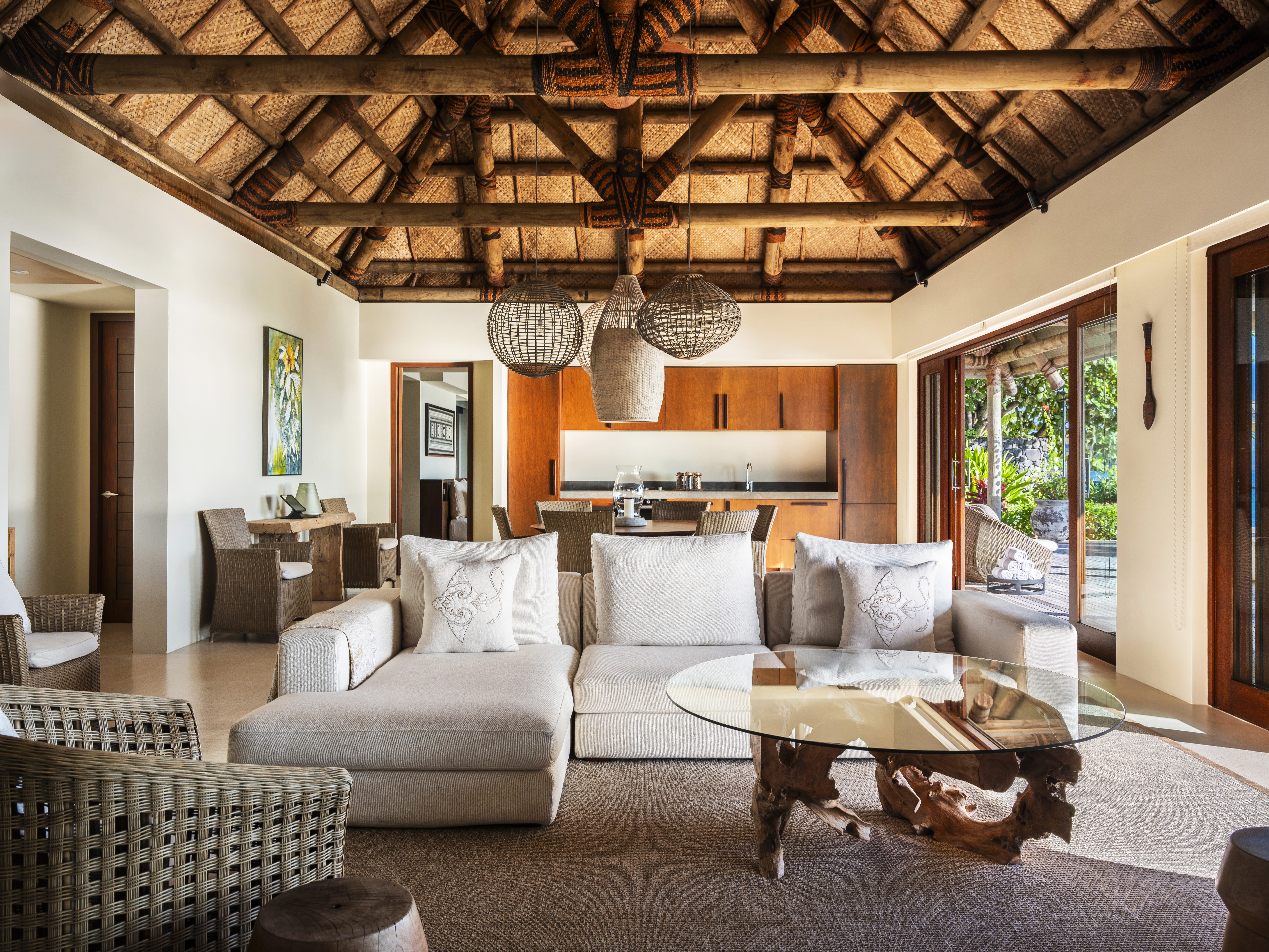 Kokomo Accommodation Villas 3BSS Livingarea (2)