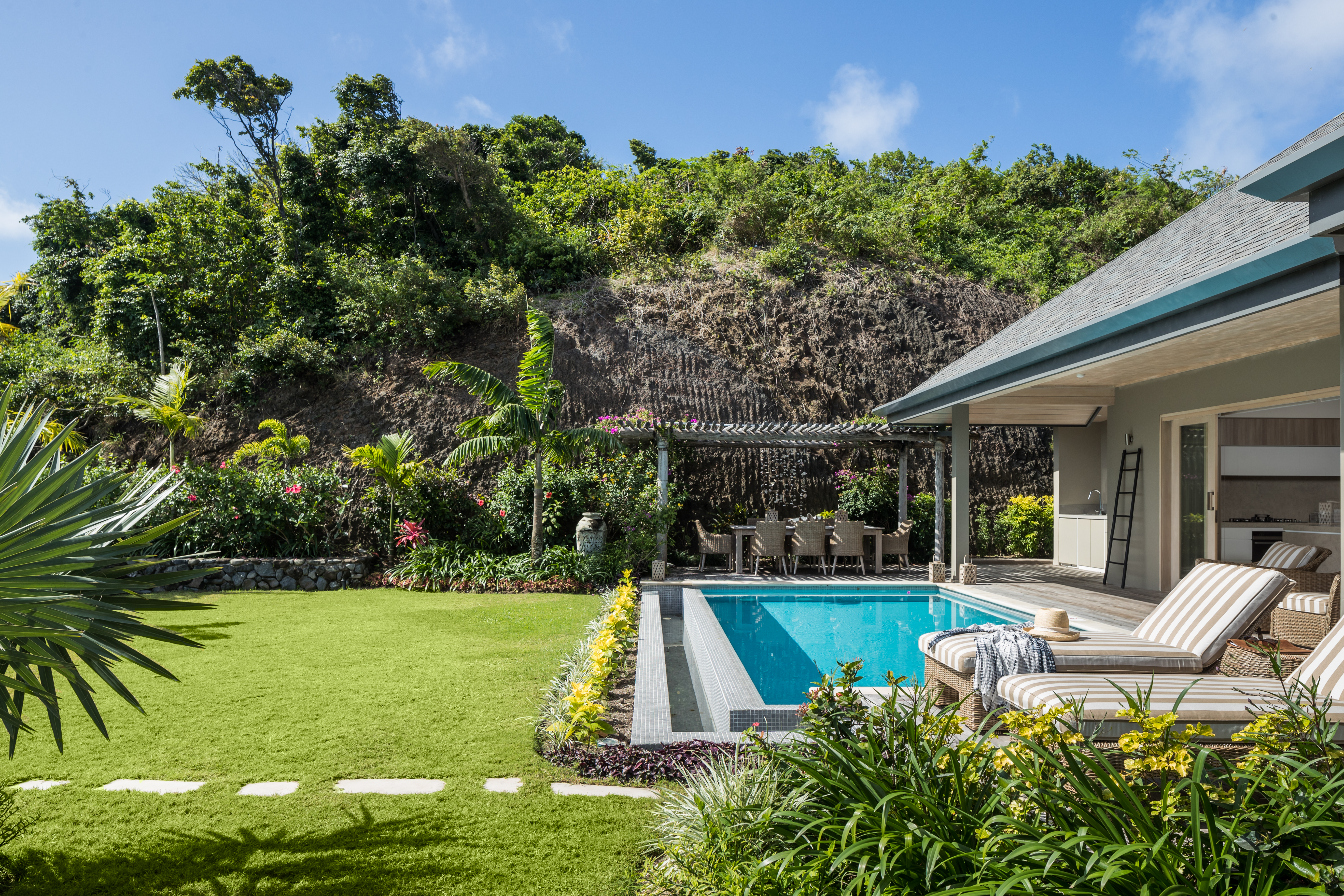 Kokomo Accommodation Residences Namara Exterior Aerial Pool (8)